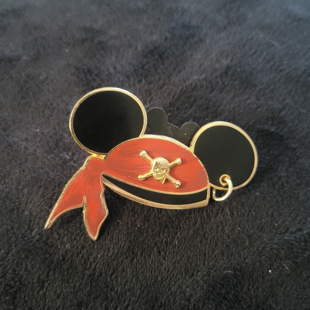 Disney Pins - Picture 12 of 16